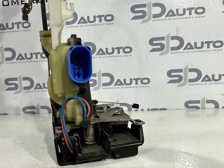 Fecho Frente Direito / Esquerdo - Seat Ibiza 6L