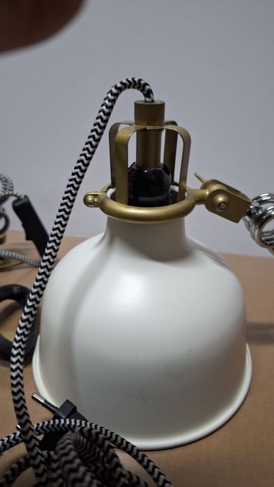 Lampa scienna, lub  klips  do półki,  biurka, wezgłowia łóżka