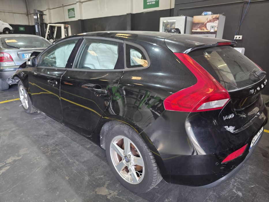 Volvo v40 todas as peças disponíveis