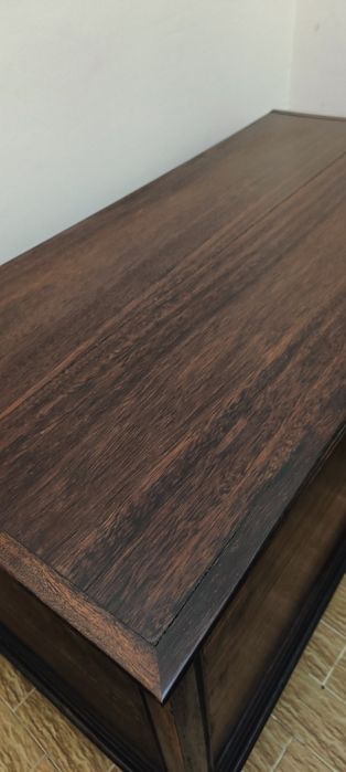 Arca em madeira maciça sucupira