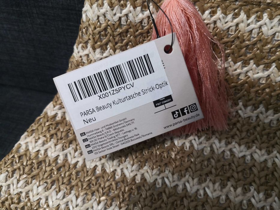 Kosmetyczka Parsa Beauty o wyglądzie dzianiny