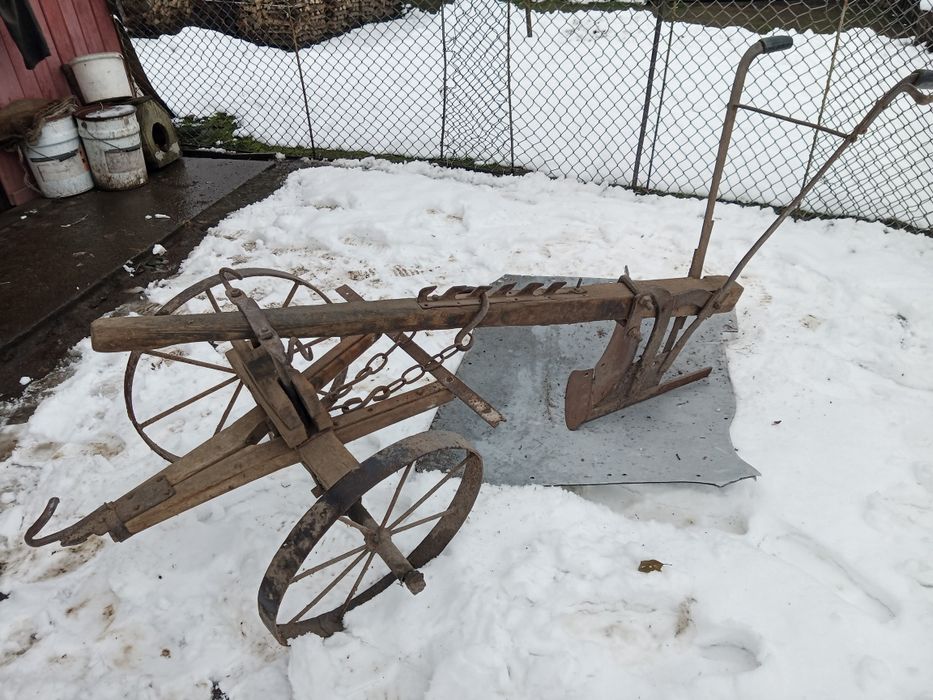 Продається плуг і коліснята