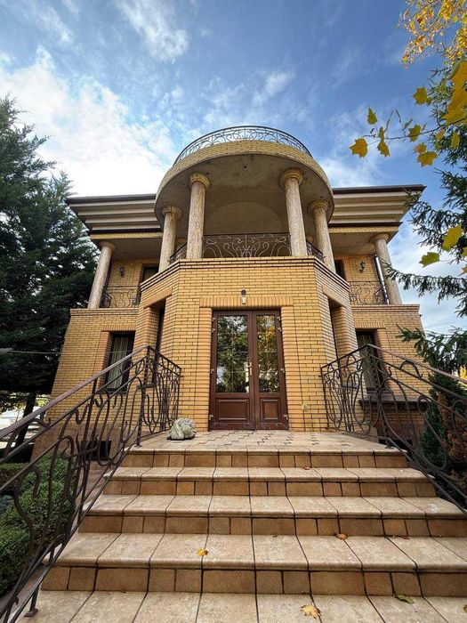 Продаётся добротный дом у моря! Участок 10 соток! Царское село. 1L55