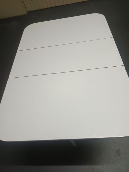 Vendo mesa  gaveta.em bom estado.