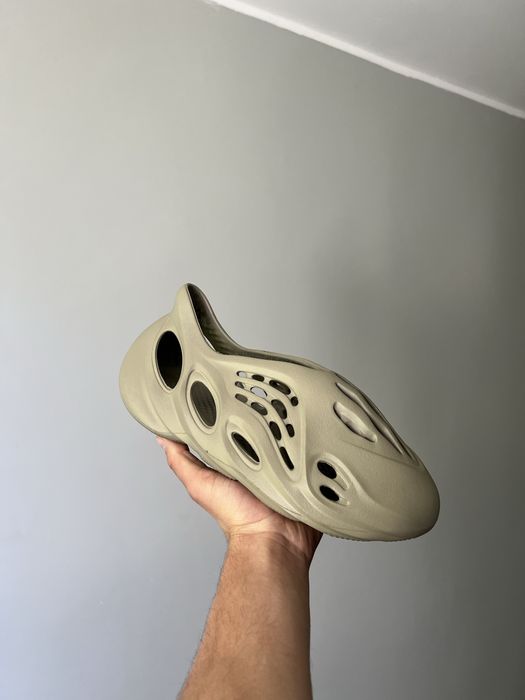 Yeezy Foam Runner Stone salt r.44,5