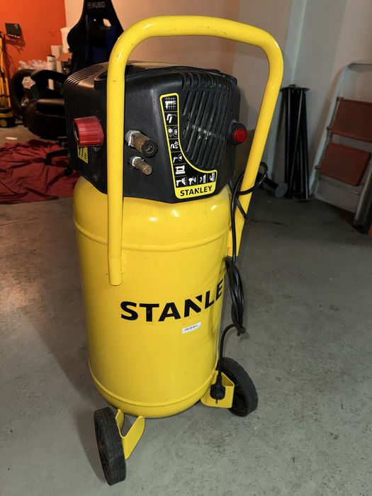 Compressor sem óleo STANLEY VERTICAL 50L