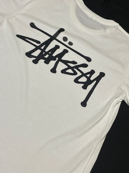 футболки: stussy