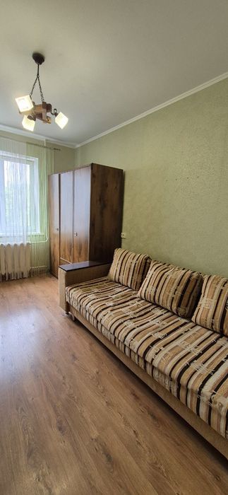 Здам подобово гарну 2 кімнатну квартиру в центрі міста на Іллінській