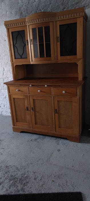 Kredens sosnowy zabytkowy