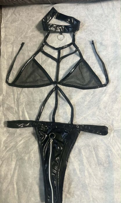 Nowy Zestaw bielizny erotycznej lateks