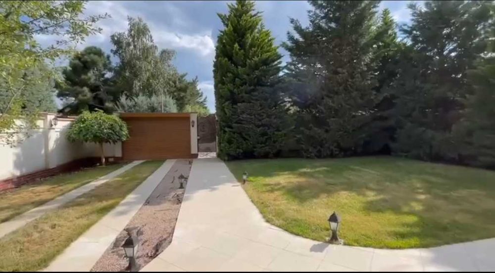 Совіньйон-1 | Довгострокова оренда будинку 350 м²
