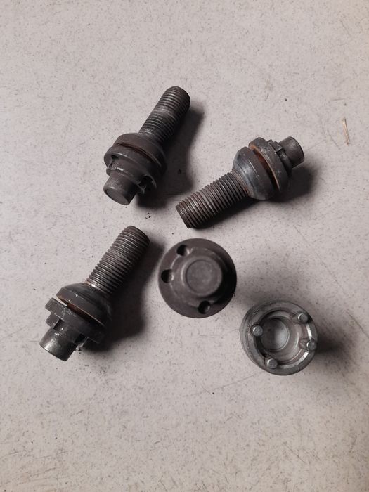 Pernos de anilha Peugeot Citroen jantes aluminio PSA  Partner Berlingo