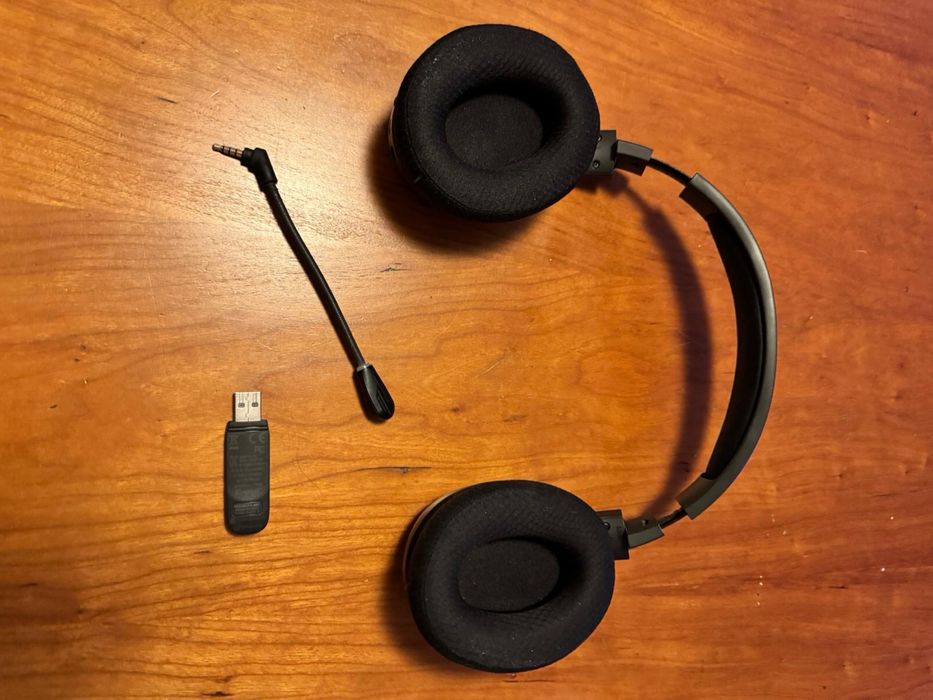 HyperX Cloud Flight S/Headset Gaming Wireless (PC/PS4/PS5) como novo.