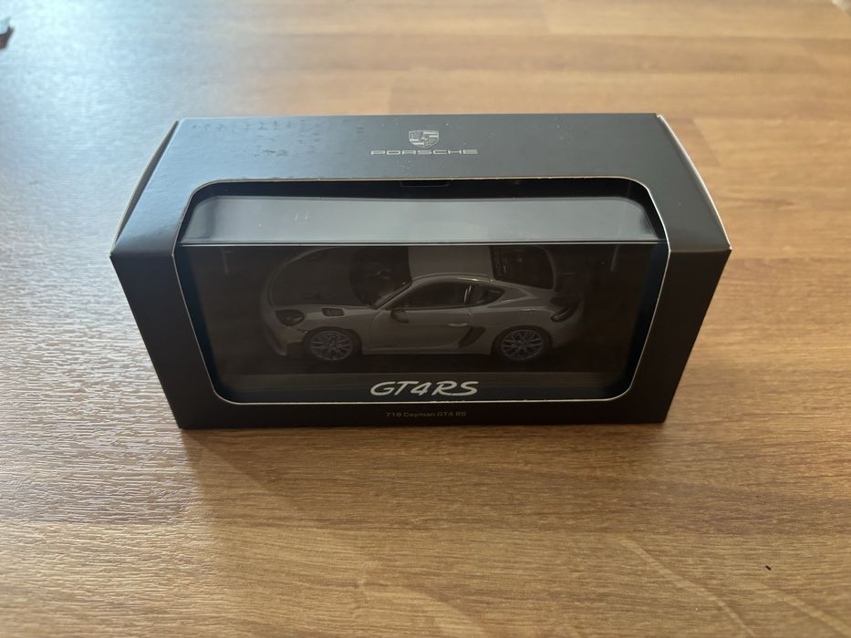Porsche GT4 RS 982 1:43 Minichamps
