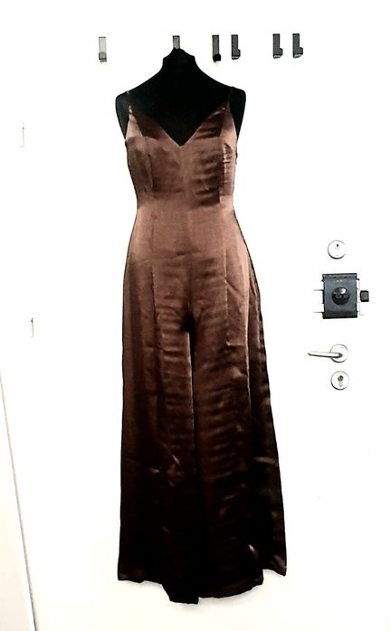 OKAZJA piękny taliowany Kombinezon satynowy spodnie sukienka 36 s m 38