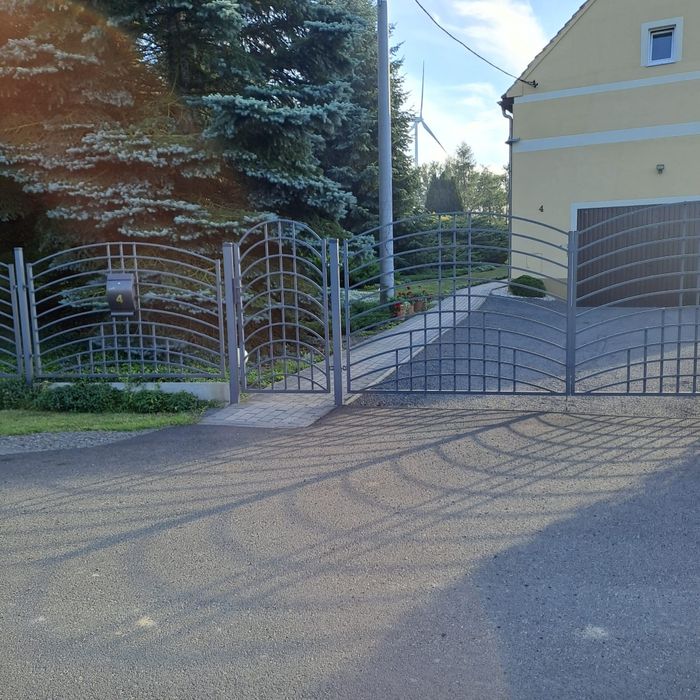 Sprzedam dom z warsztatem