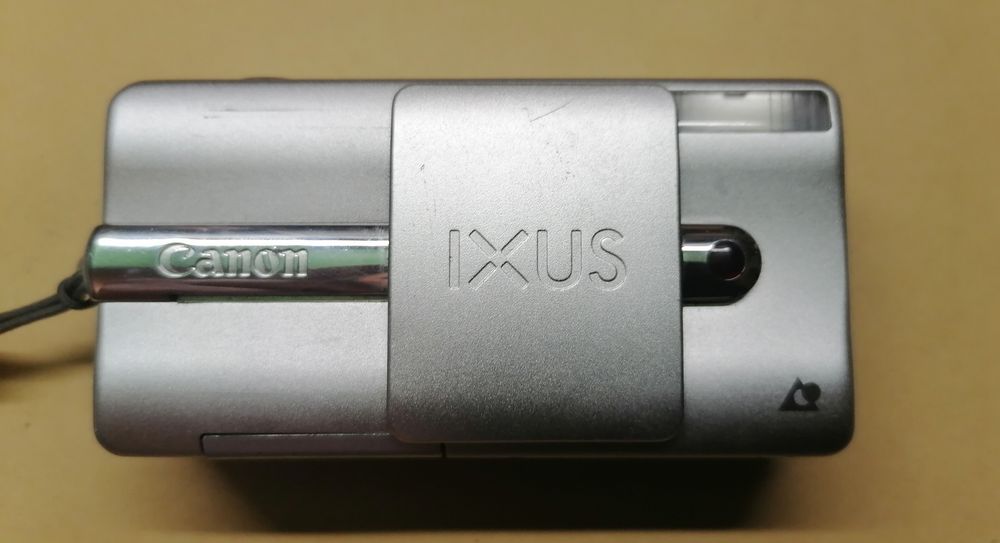 Фотоаппарат Canon IXUS