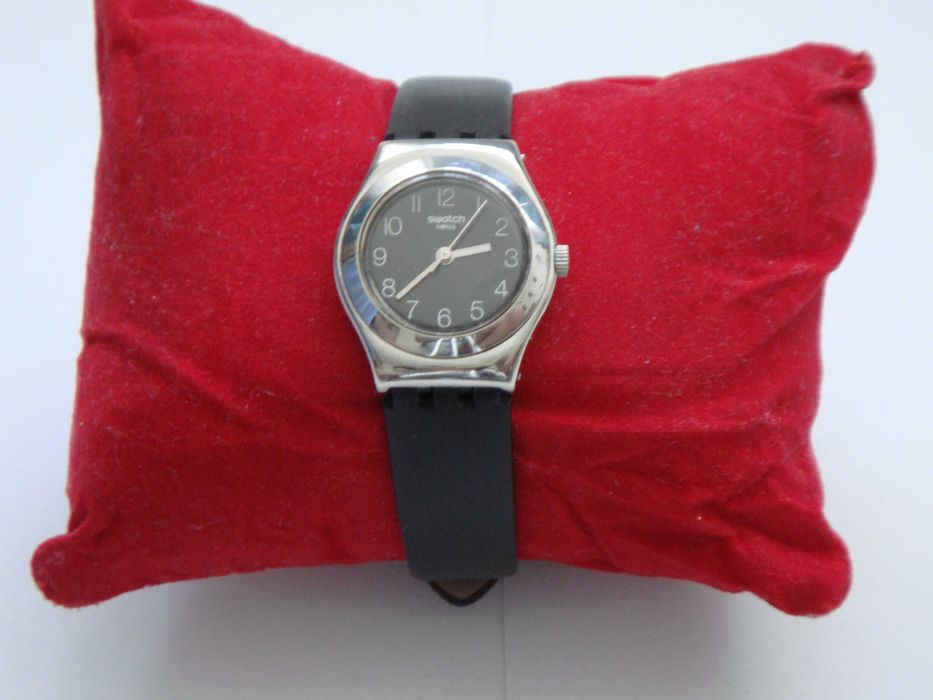 Zegarek damski Swatch Irony Lady Smoothly Black YSS268