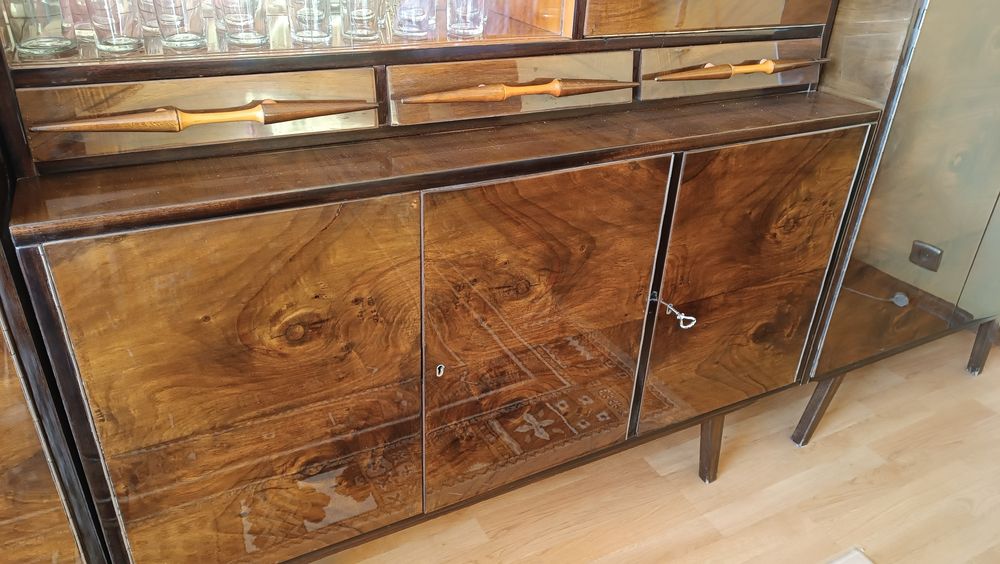 Meble z PRL wysoki połysk