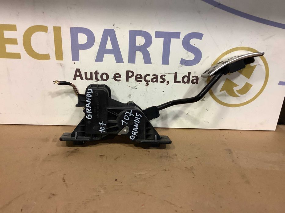 Pedal de acelerador Mitsubishi Grandis 2.0 Di-D 2007