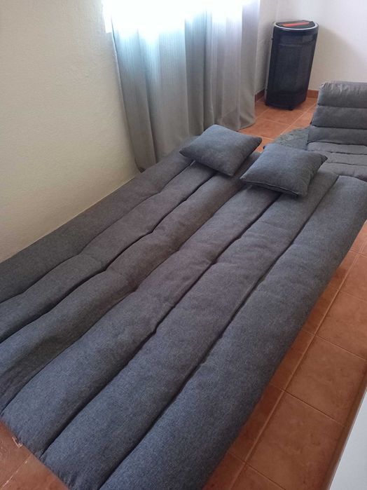 Sofá cama cinzento