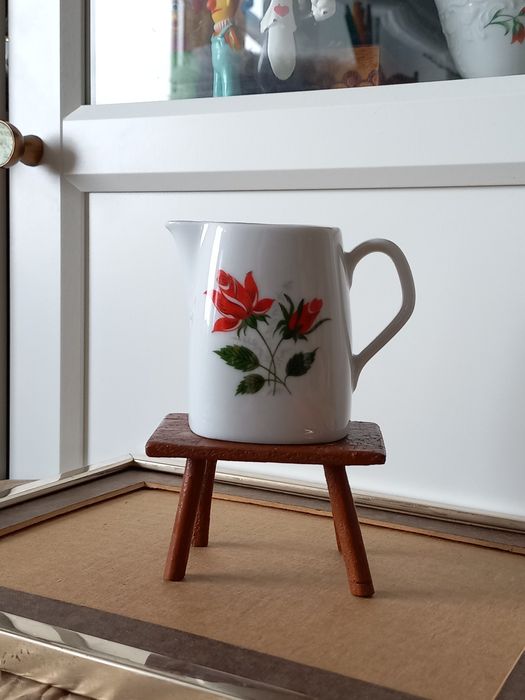 Mlecznik stary mały ozdobny z różą