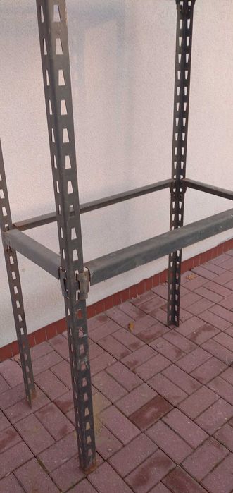 Regały metalowe do piwnicy garazu