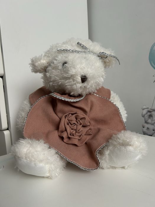 Maskotka miś dziewczynka