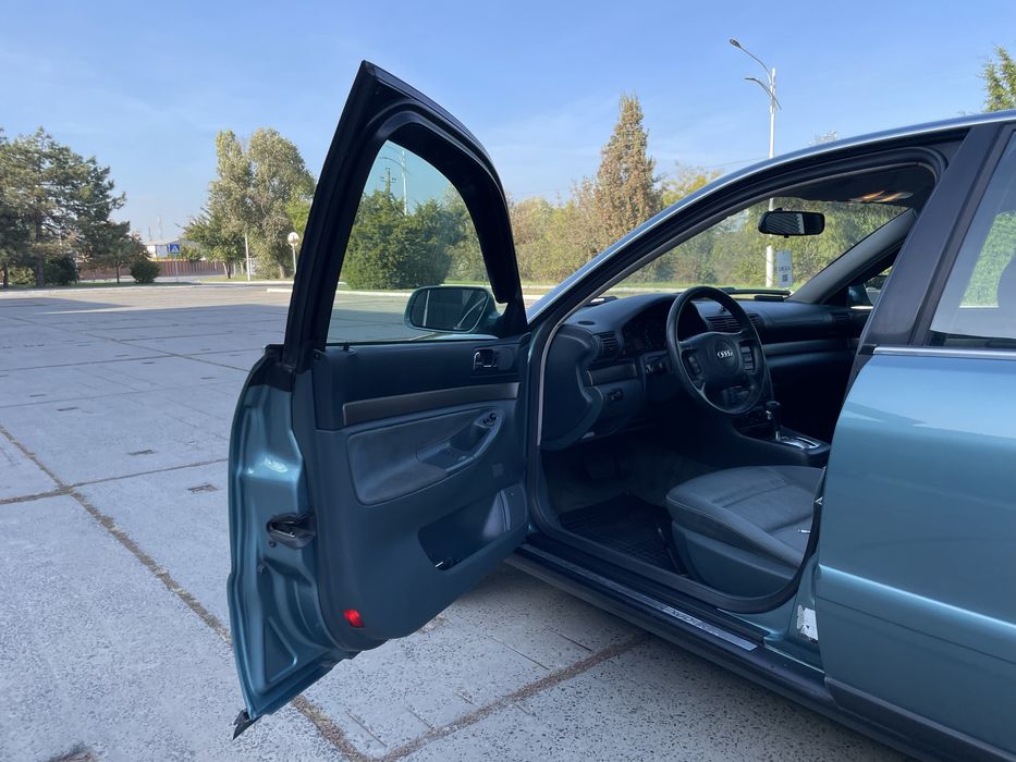 AUDI A4 1.8 Автомат Газ/Бензин