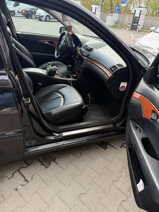 Sprzedam mercedes 211 e280