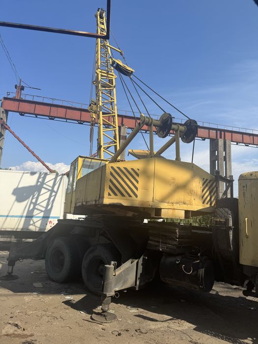 Автокран краз дизельелектричний