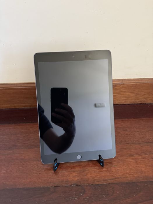 Ipad 7ª Geração - 32 gb - Cinzento Sideral