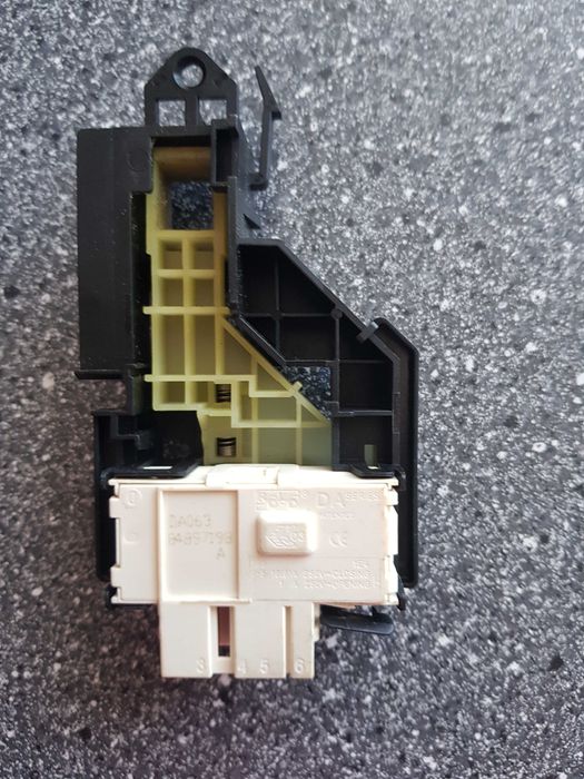 Zamek pralki elektrolux