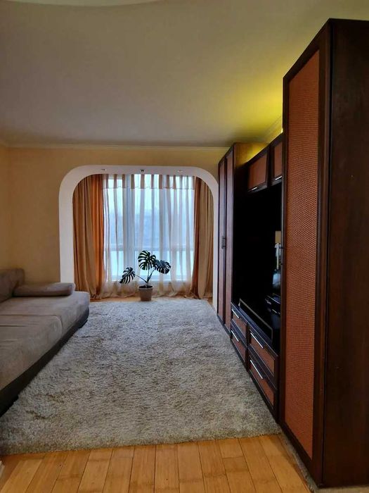 Предлагается в аренду 2-х. комнатная, раздельная квартира