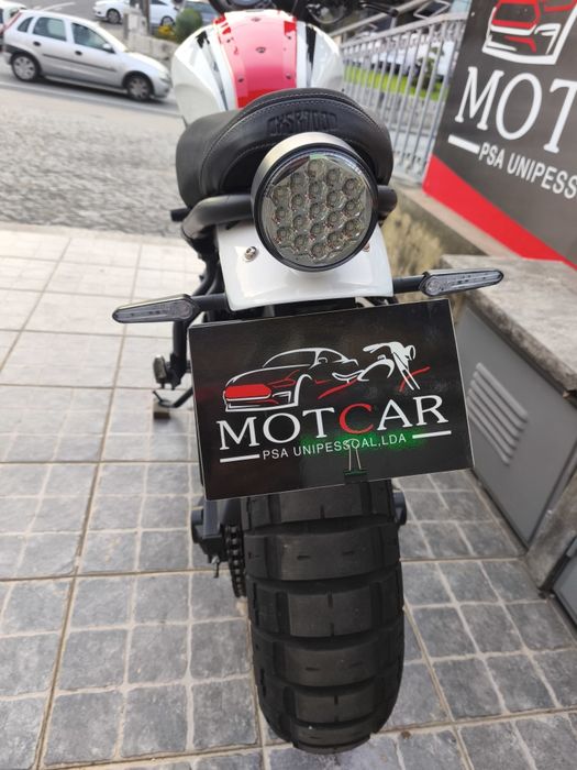 Yamaha  XSR700  de  2022