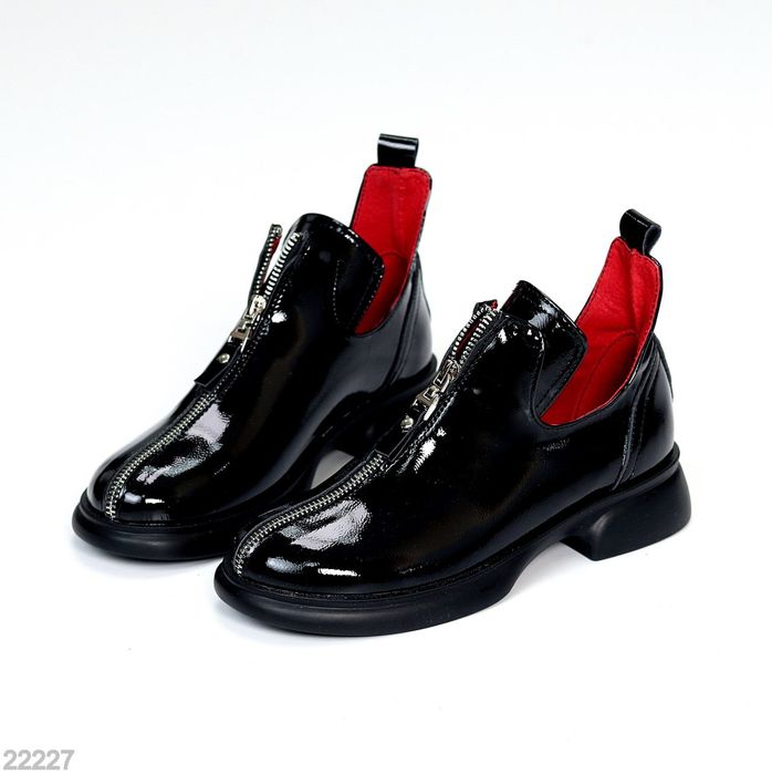 Лакові , шкіряні чорні високі туфлі, блискавка