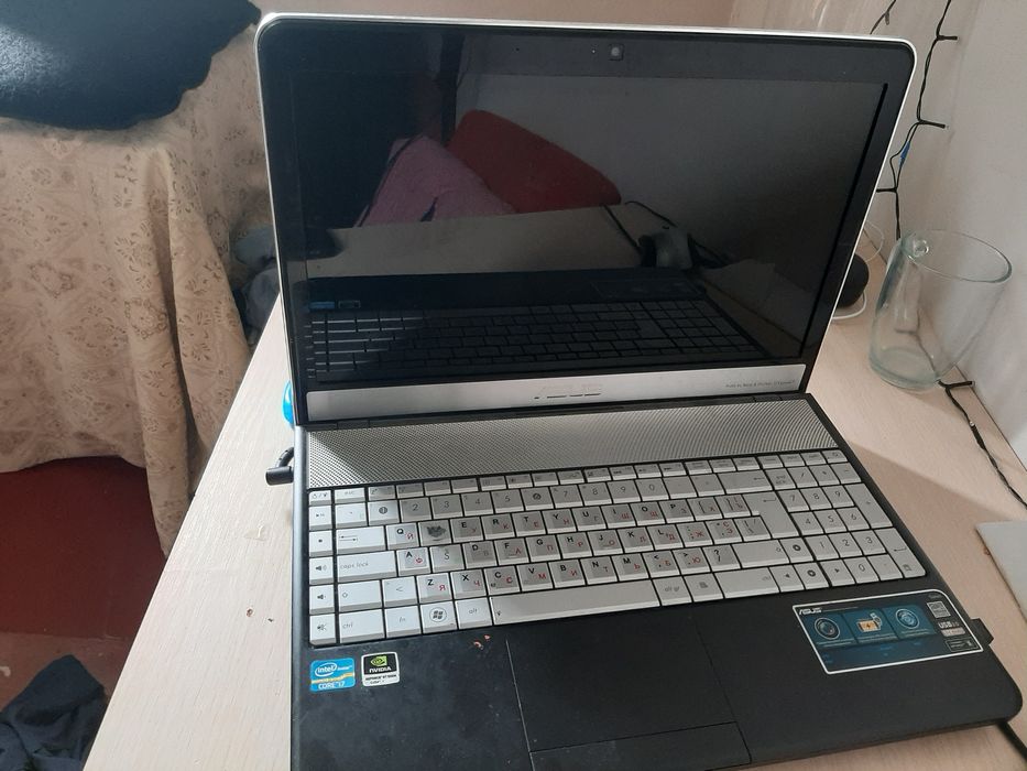 Ноутбук asus був в домашньому використані