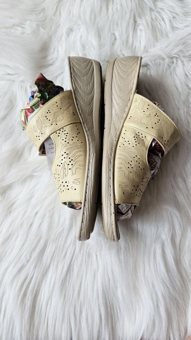 Buty damskie klapki