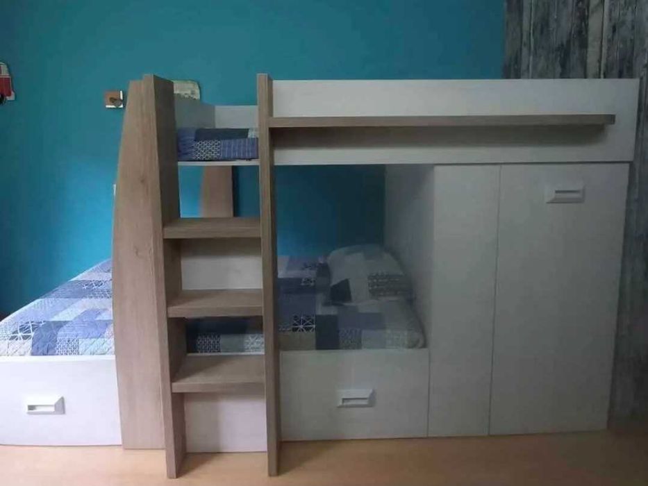 Cama beliche como nova. Com roupeiro integrado na cama. Medidas de cada cama 190×90cm Medida total montada 280×95cm