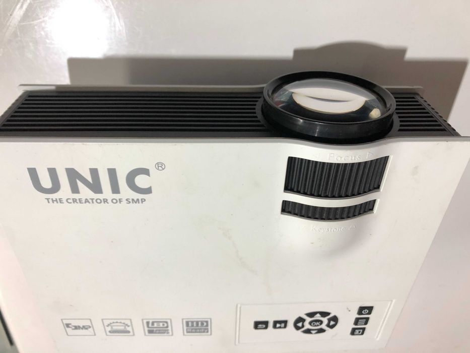video projetor unic uc40+