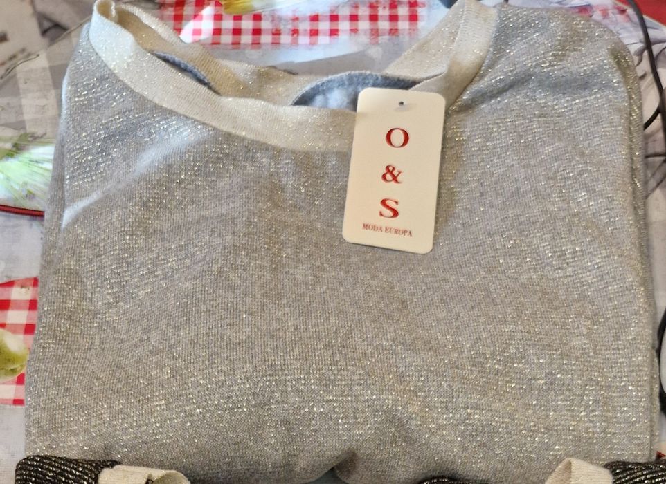 Vendo camisolas, casaco novos