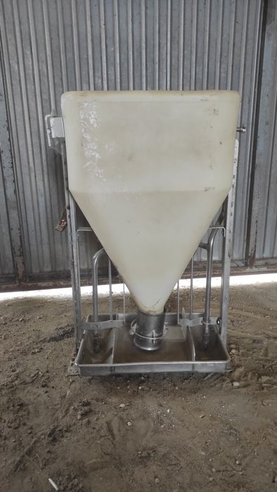 Karmnik karmik paśnik tubomat dla trzody