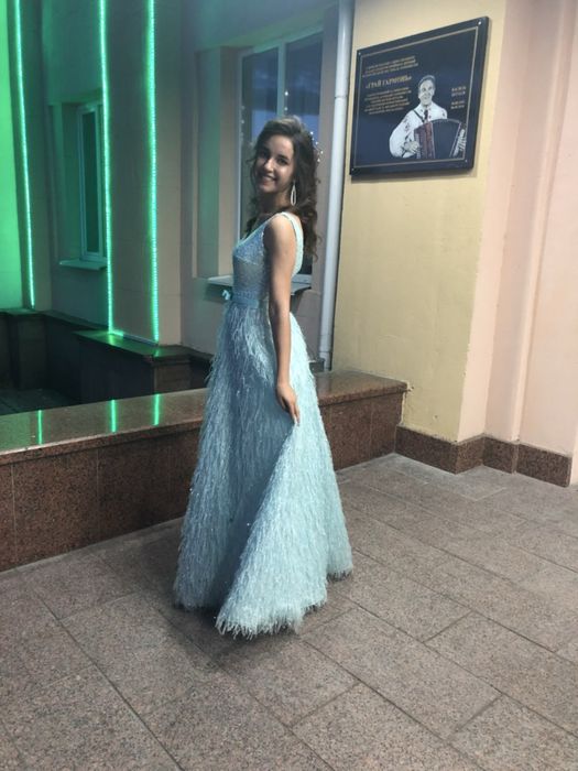 Випускна сукня