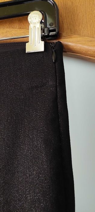 Продам женские нарядные брюки.