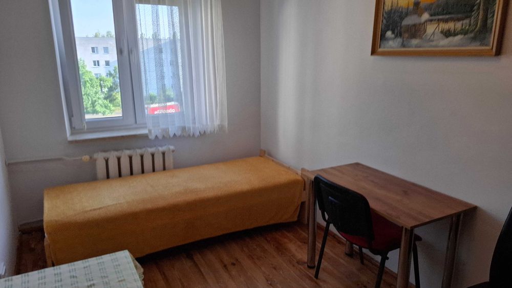 Pokój  zamykany na klucz przy metrze Natolin