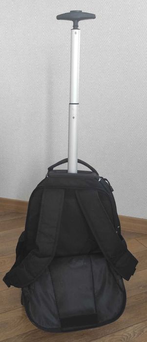 сумка рюкзак на колесах у гарному стані