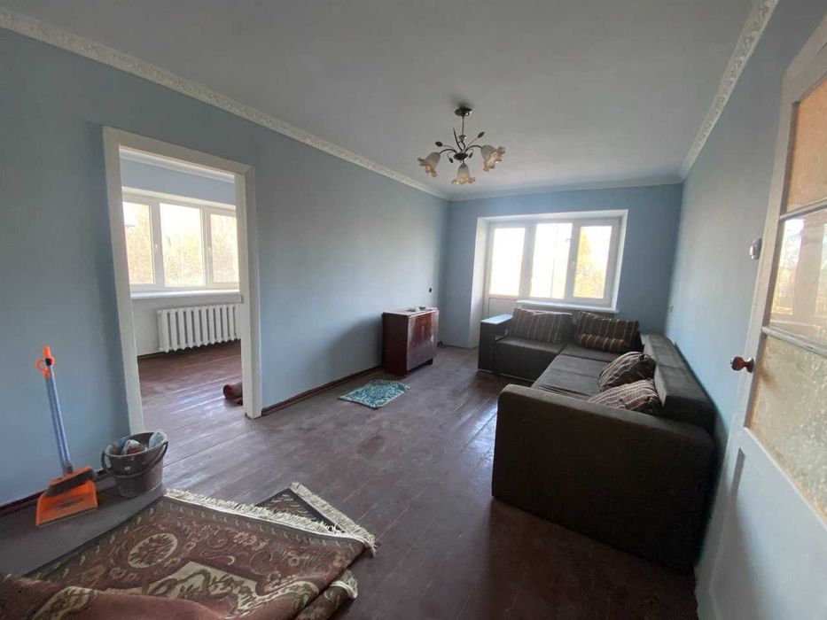 2 комнатная квартира на Слободке по улице Известковой.