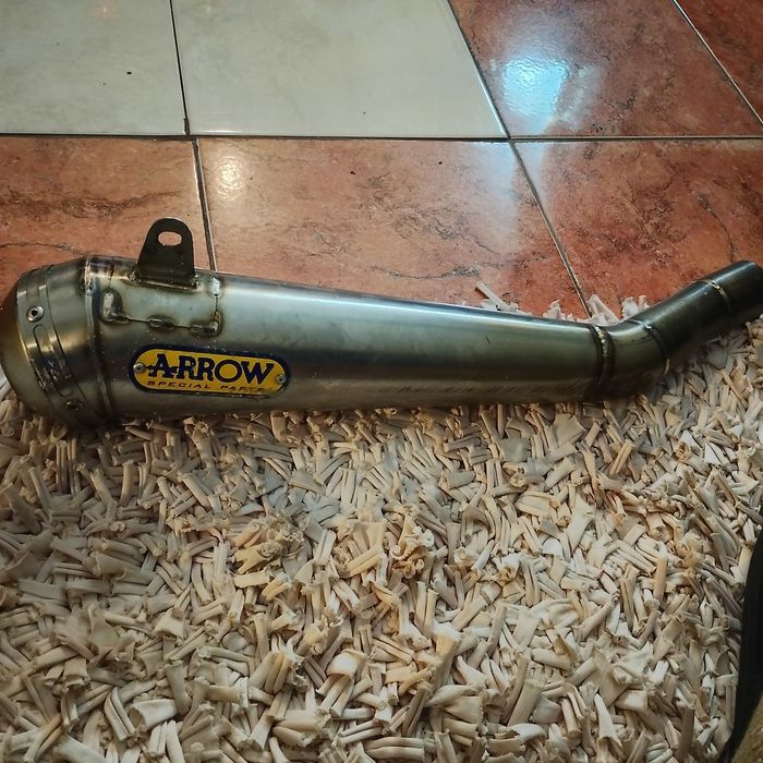 Corneta  Arrow  para vários modelos a partir de 600 cc