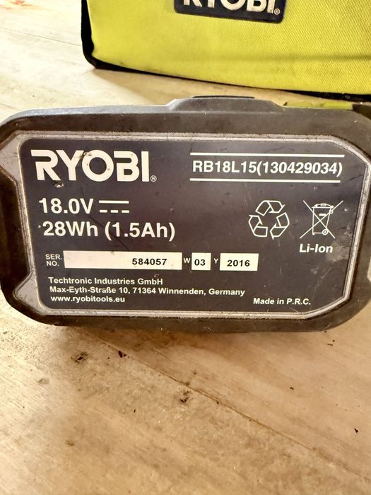 Aparafusadora Ryobi + Bateria