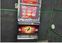 Automat do gry Black Horse używany